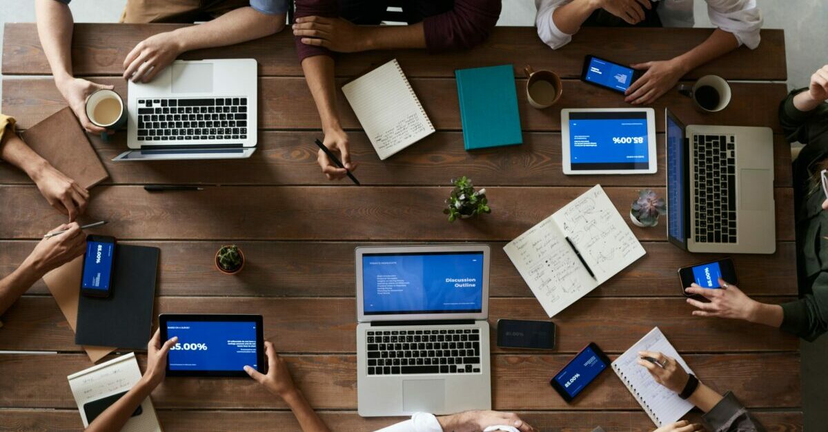 When to Tackle a Marketing Project In-House and When to Outsource